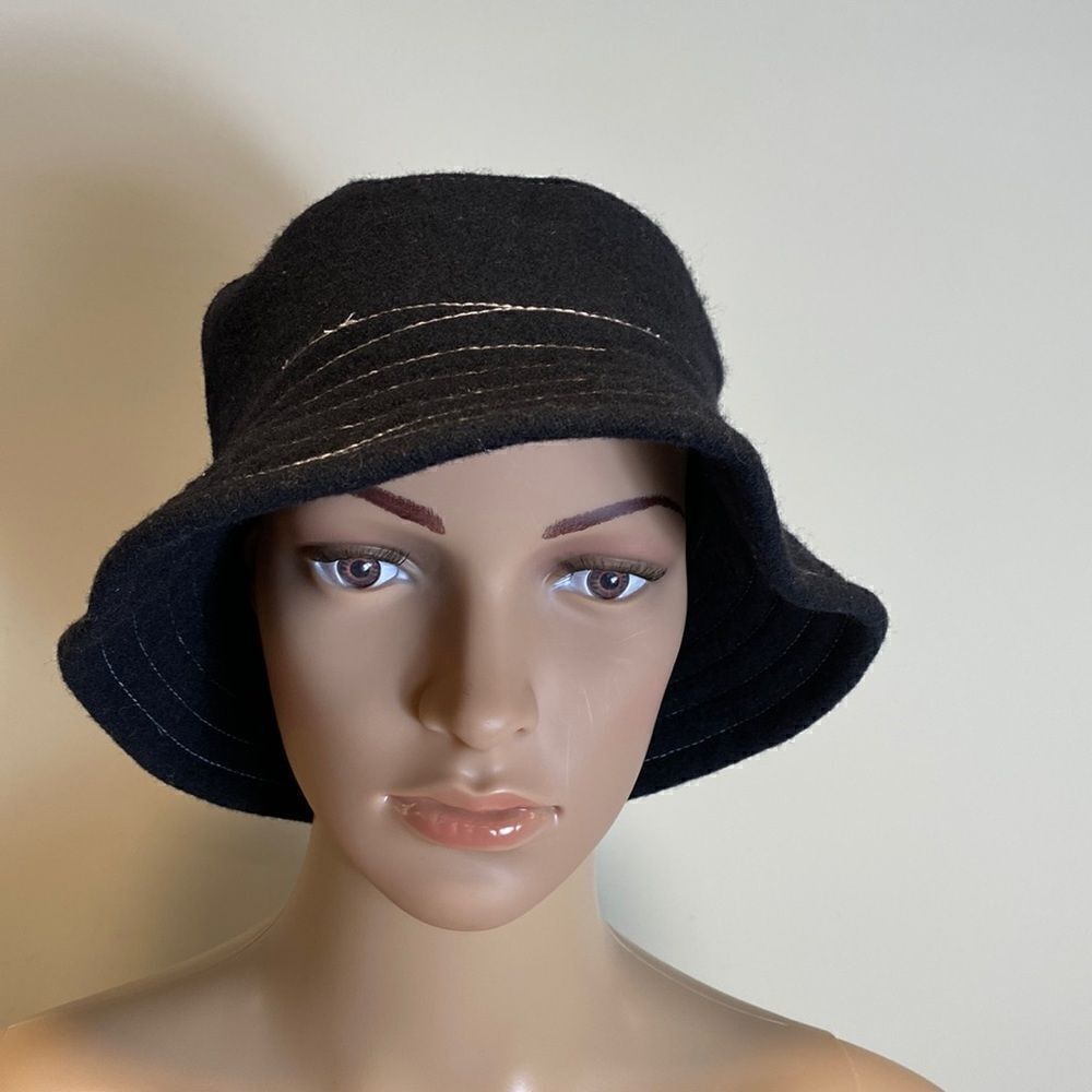 Parkhurst 100% wool black cloche hat with flower accent